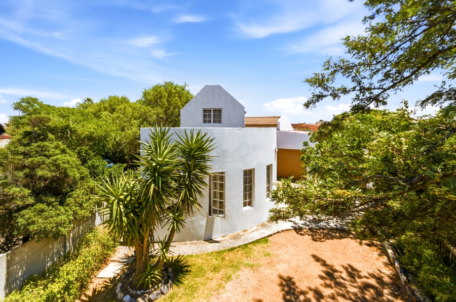 4 Bedroom Property for Sale in Onverwacht Western Cape